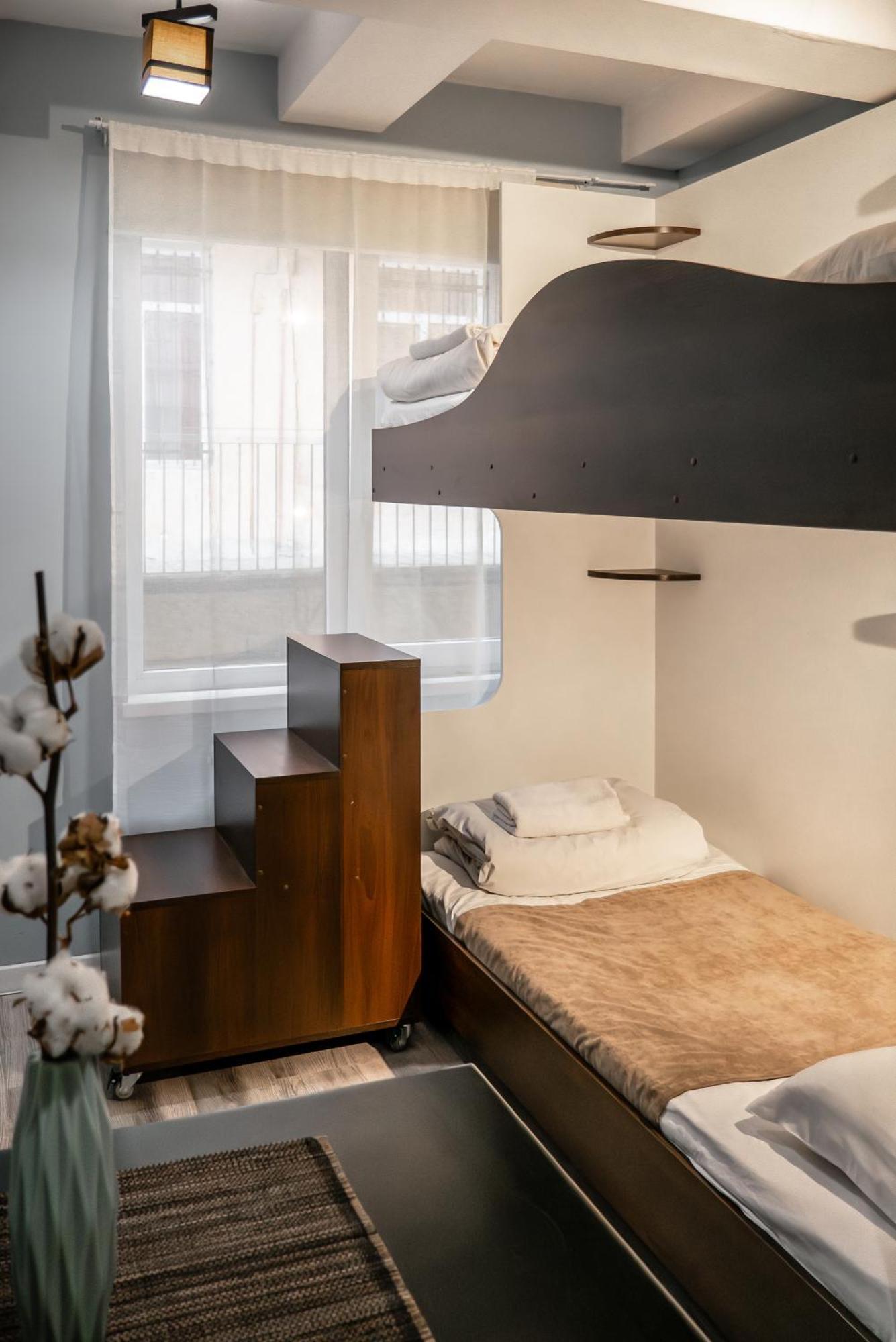Gar'Is Hostel Lviv Extérieur photo