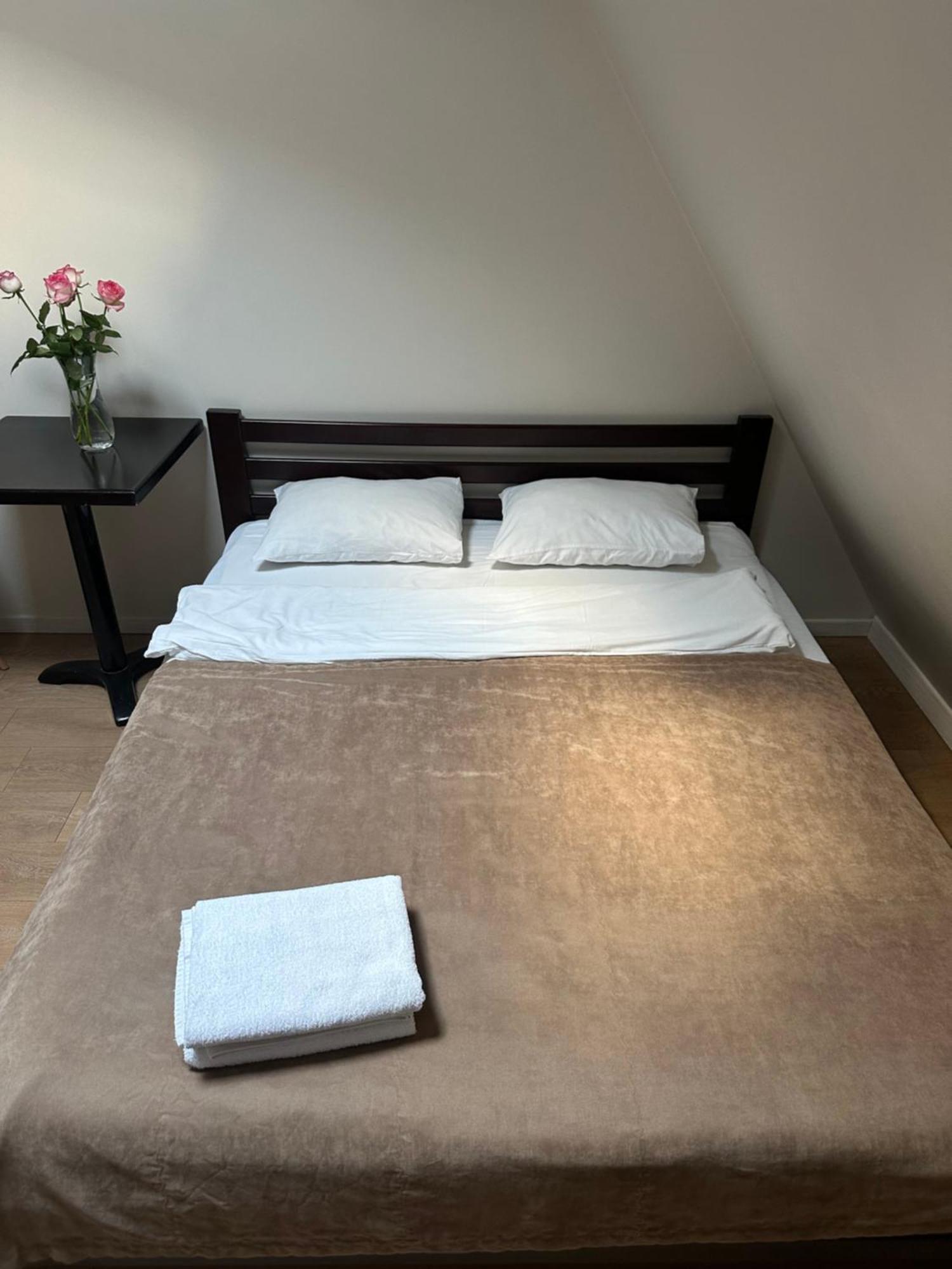 Gar'Is Hostel Lviv Extérieur photo